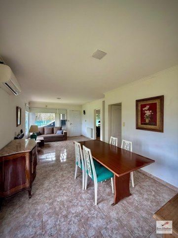 Casa quinta en venta/permuta en zona La Rural, 245m², 3 dorm, 2 baños, pileta
