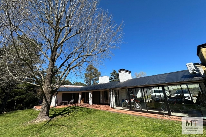 Casa en Los Aromos 1100, 4 dorm, 275m², lote de 800m²