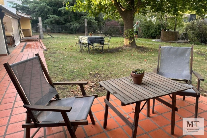 Casa en Los Aromos 1100, 4 dorm, 275m², lote de 800m²