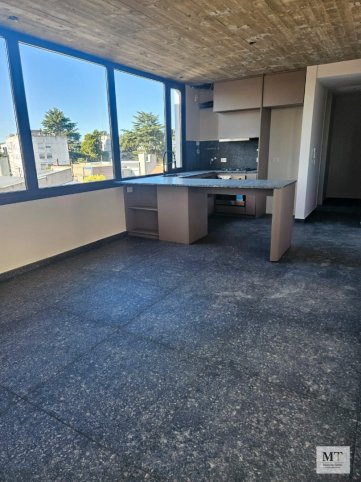 Depto monoambiente 45m² con cochera — 1ro de Mayo