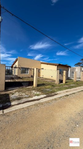 Casa 3 dorm, 190m² con garaje y pileta — Av. San Gabriel
