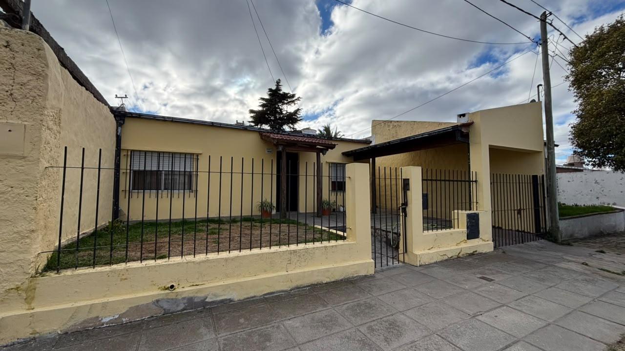 Casa + Departamento a refaccionar — Basílico 1400