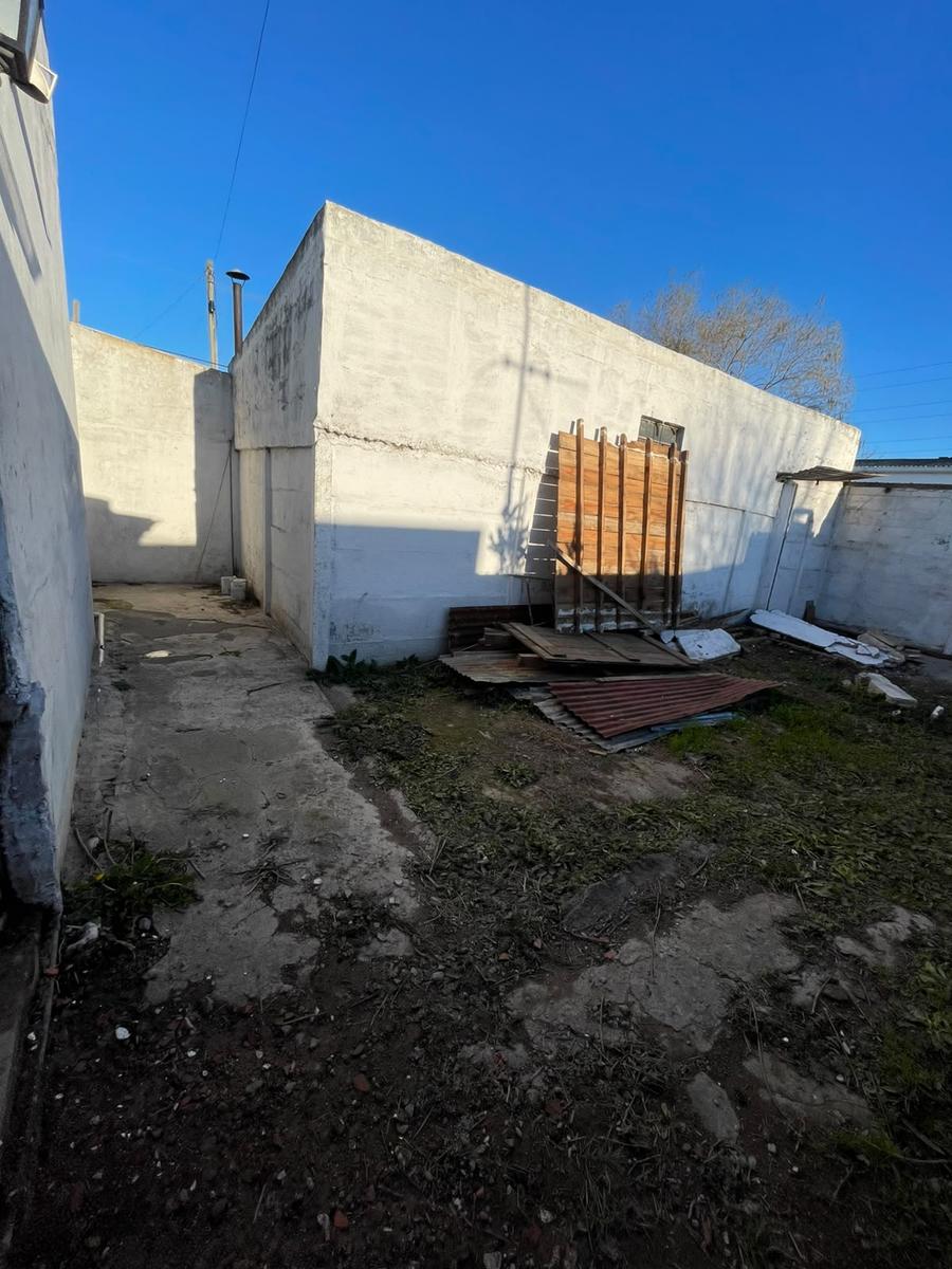 Casa a reciclar en venta – Ugalde al 2100