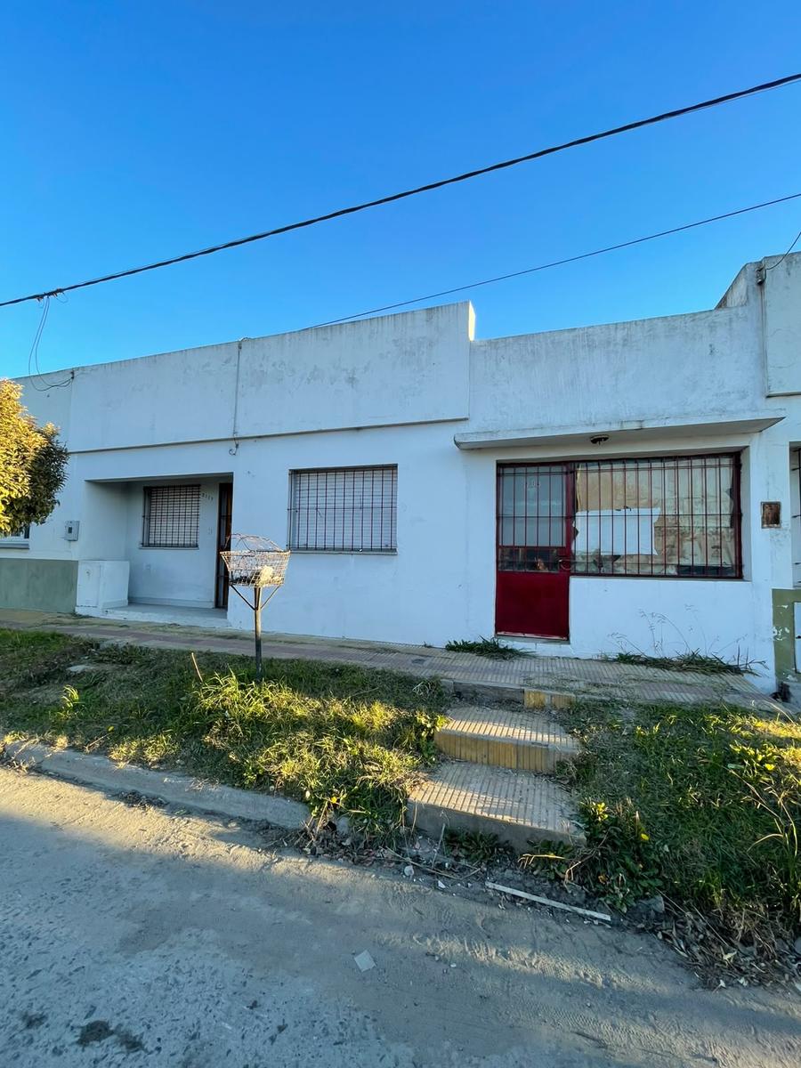 Casa a reciclar en venta – Ugalde al 2100