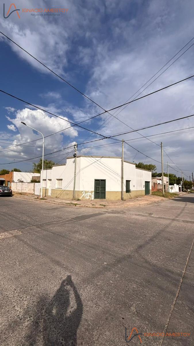 Casa + Local — Maritorena y Sáenz Peña, 270m²