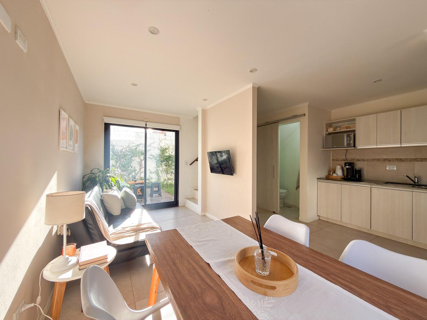 Depto dúplex 2 amb, 89m² con patio y cochera — Villa Italia