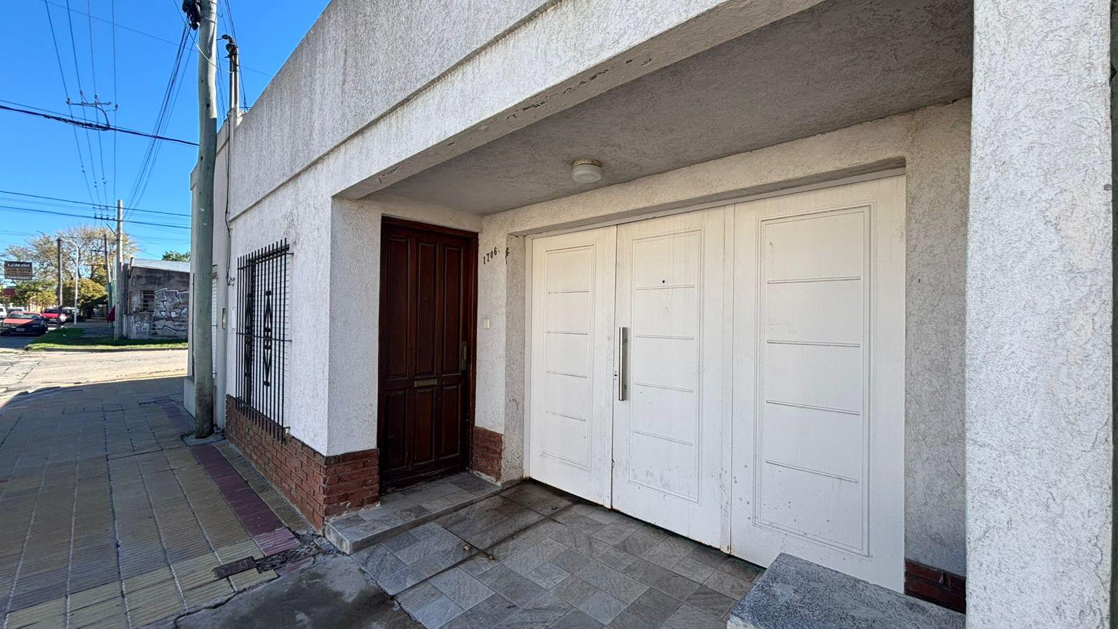 PH independiente en excelente ubicación, 2 dorm, 76.59m² — Uriburu y Saavedra
