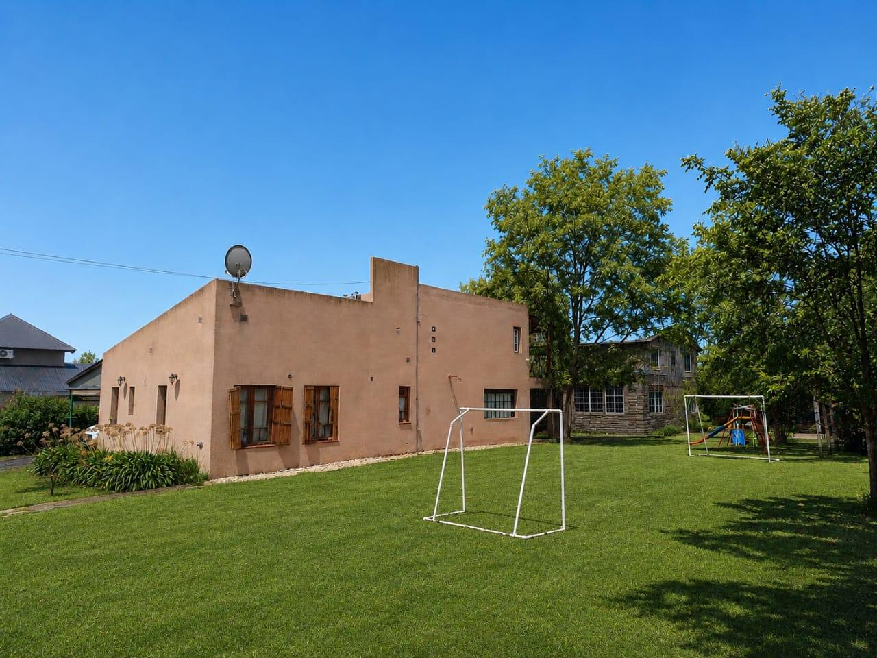 Casa en Venta en Los Ombúes, 6 dorm, 270m²