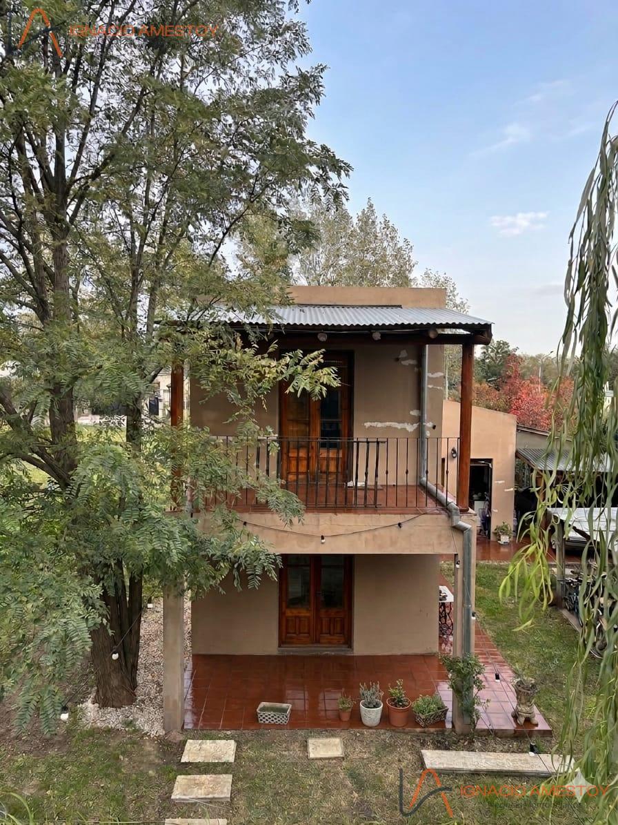 Casa en Venta en Los Ombúes, 6 dorm, 270m²