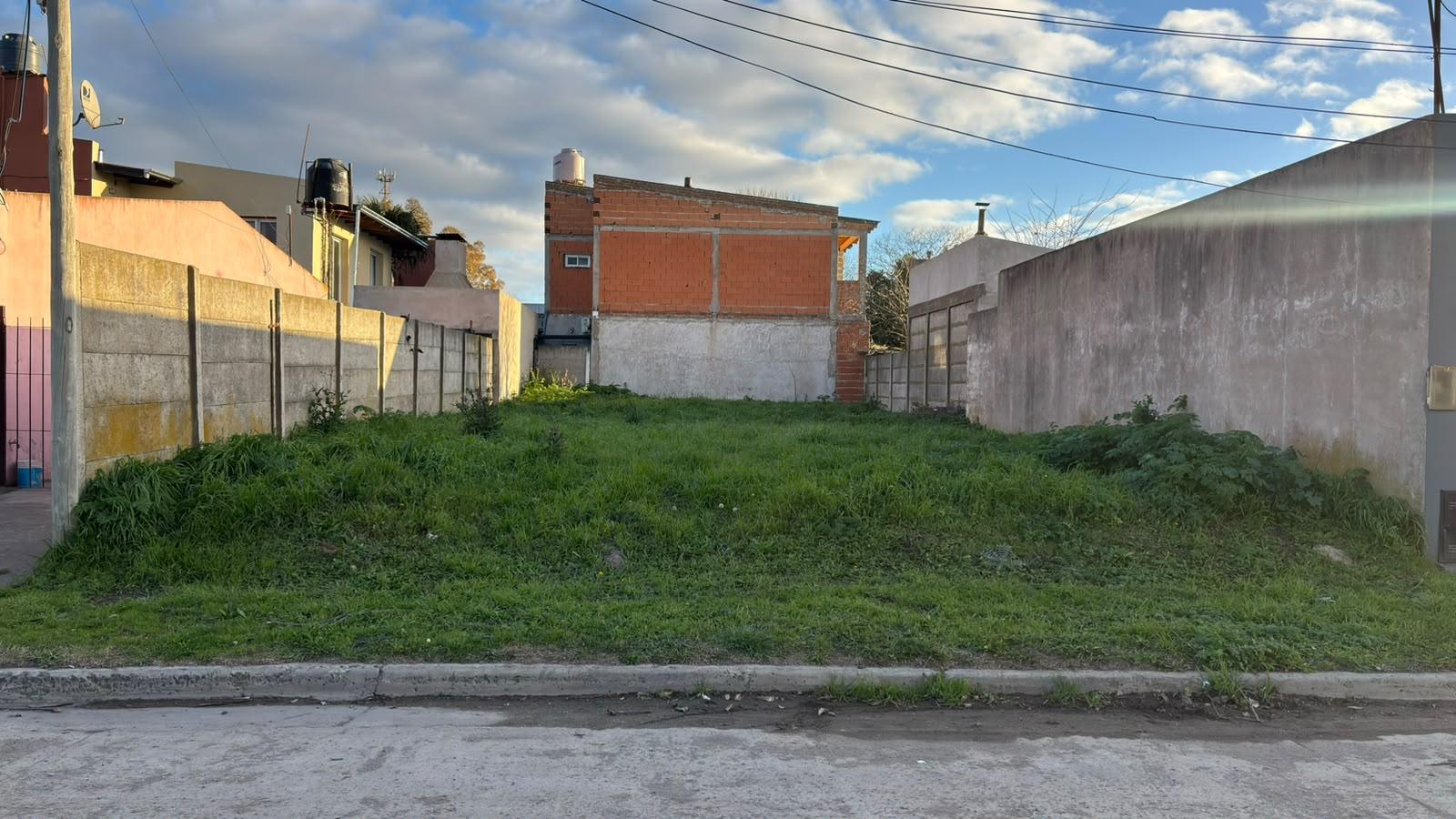 Terreno en Venta – Piedra Buena 2400