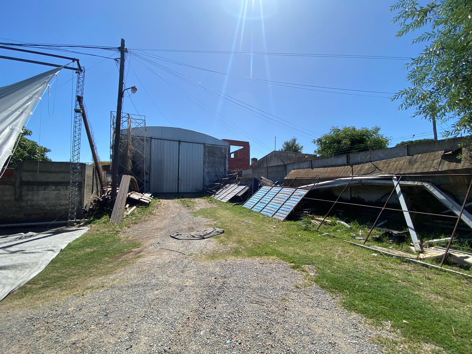 Galpón con oficinas y taller, 1100m² cubiertos — Aeronáutica Argentina