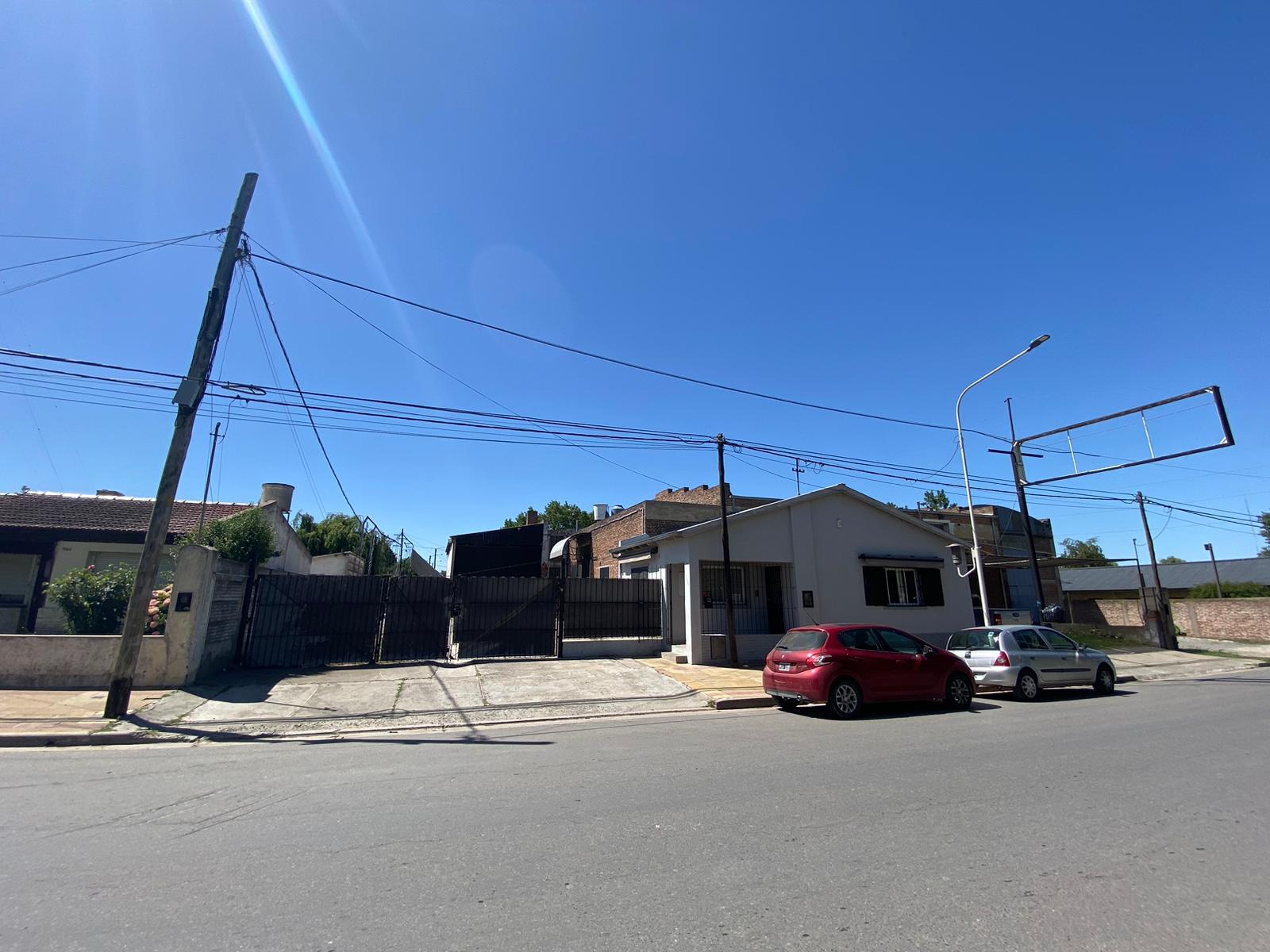 Galpón con oficinas y taller, 1100m² cubiertos — Aeronáutica Argentina
